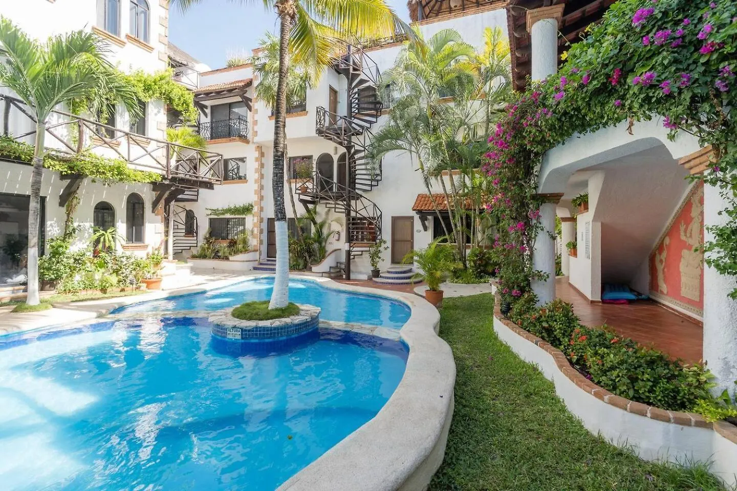 Downtown Hacienda Style 1Br With Pool Steps To Beach プレヤデルカーメン